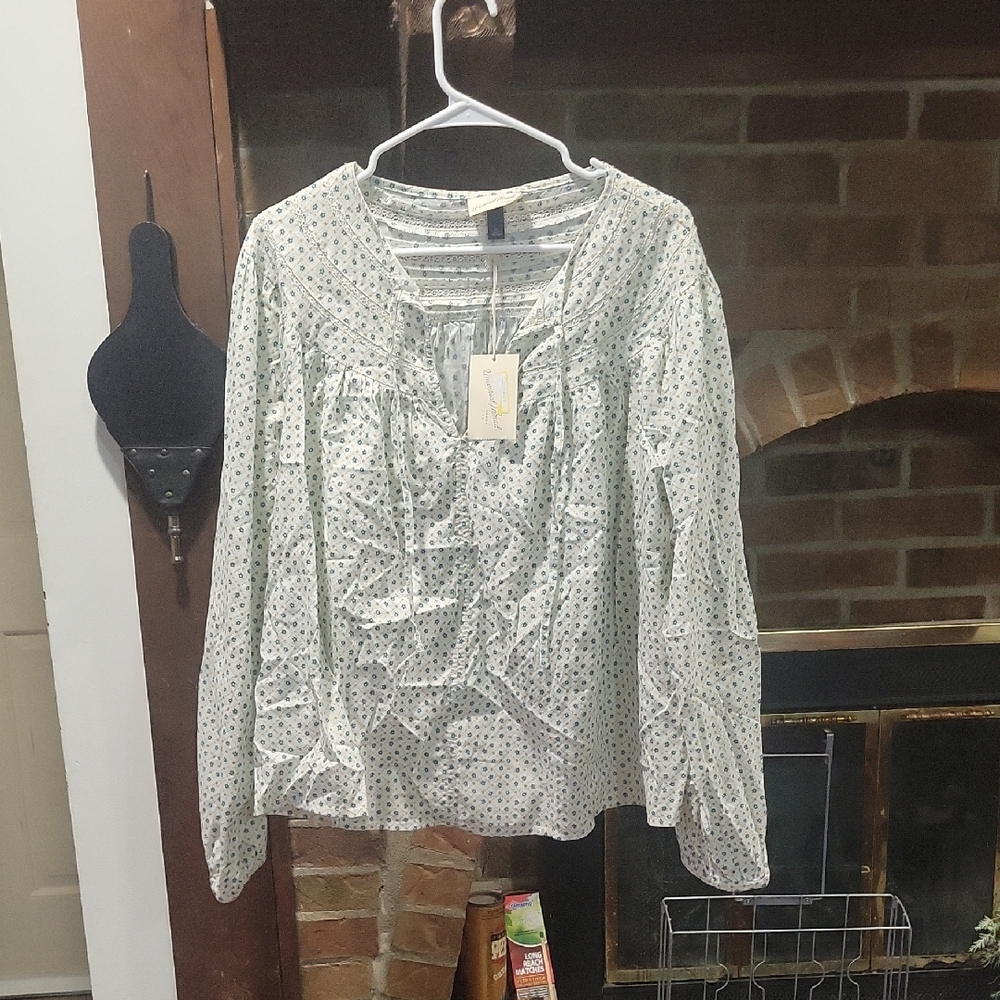Universal Thread Green Patterned Blouse